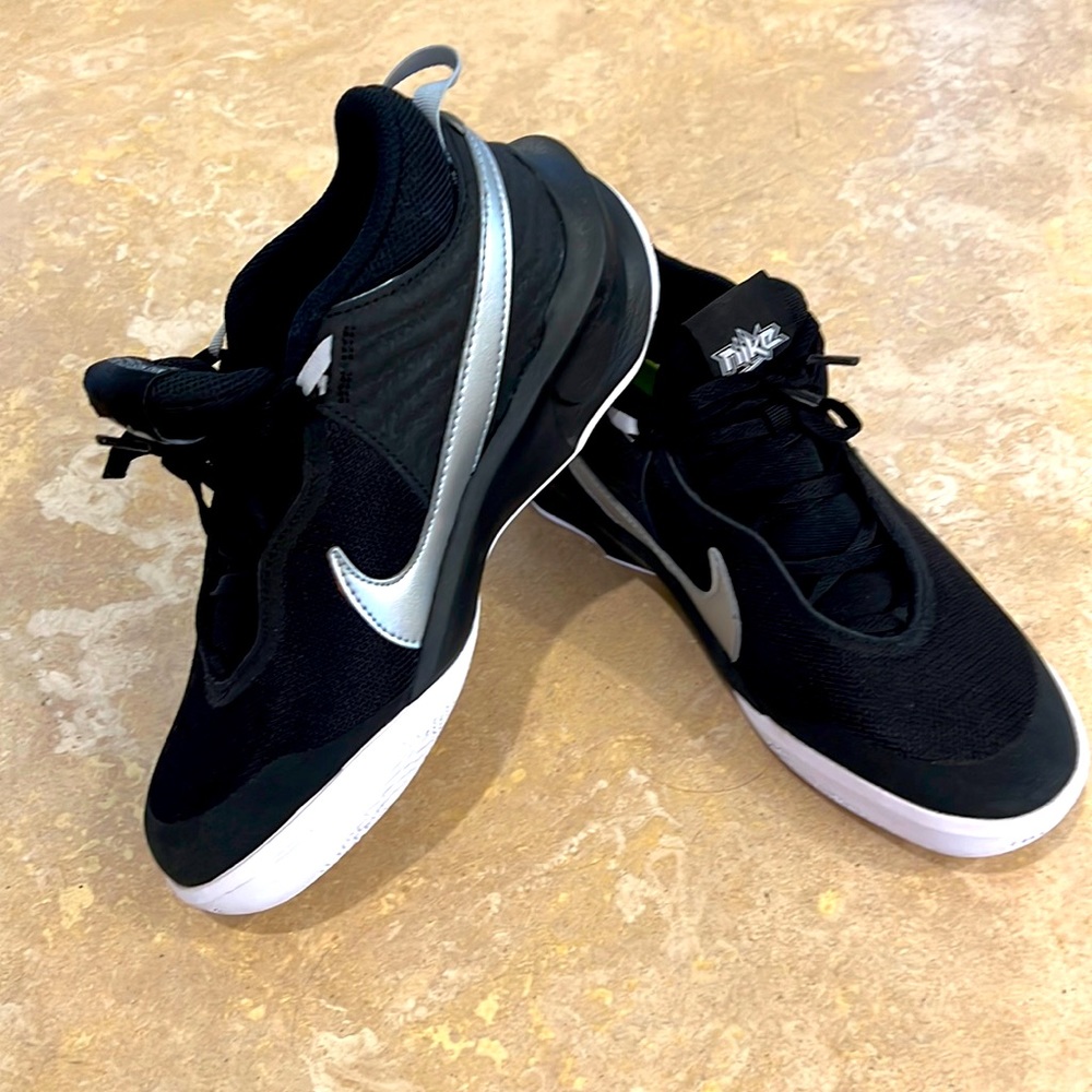 New Boys Hustle DX Sport Sneakers Size 6